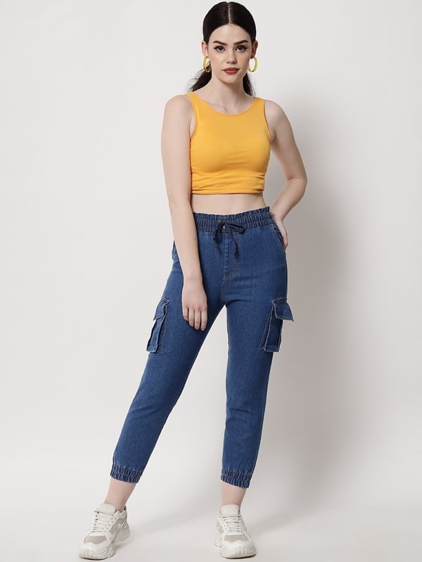 Quần jeans xanh phối với áo màu gì dành cho Nam/Nữ đẹp như Fashionista