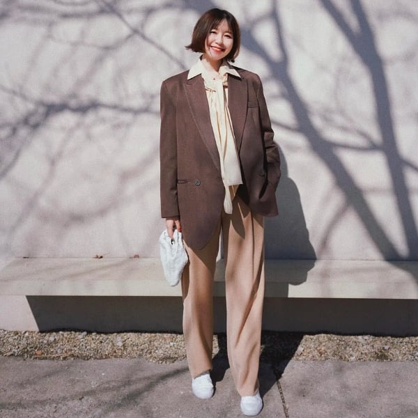 Quần ống rộng với áo blazer