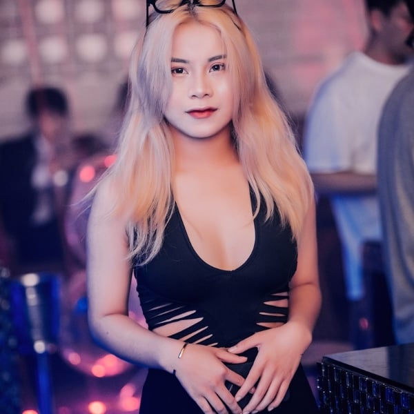 Sexy với phong cách cut-out