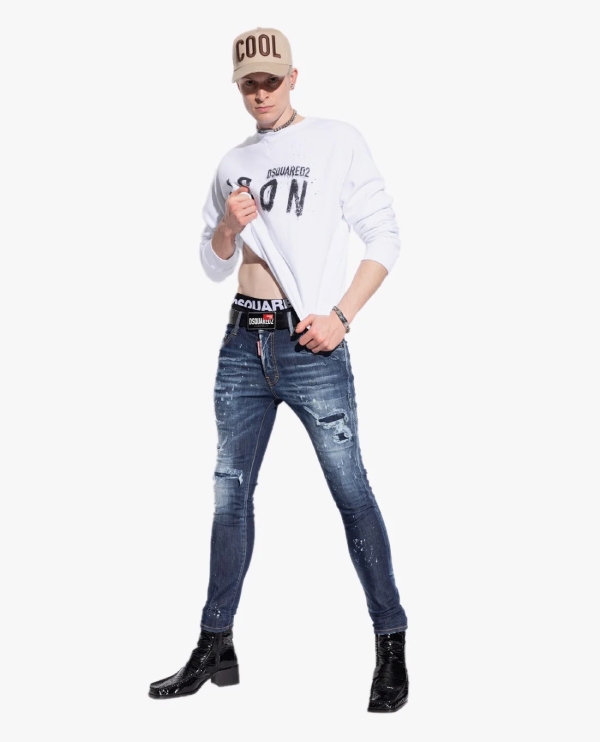 Quần jeans và áo thun đơn giản