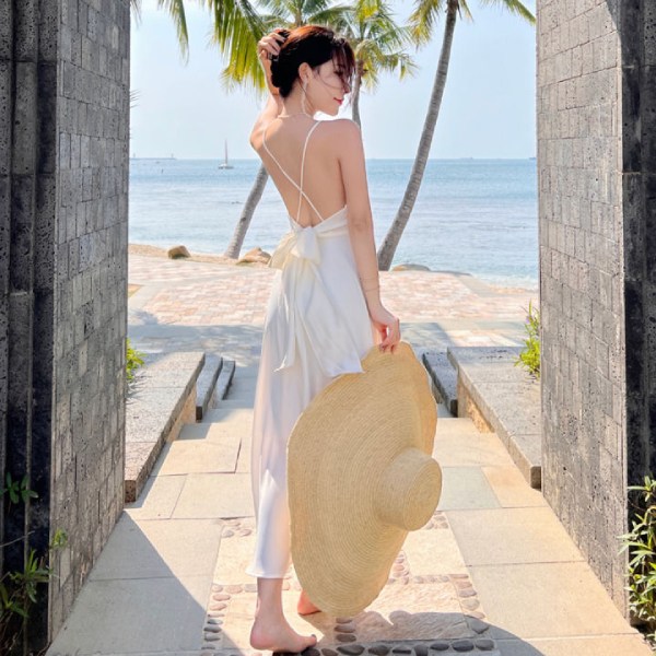 Những món trang sức giúp nàng có một outfit đi biển bắt mắt, sang chảnh -  PNJ Blog