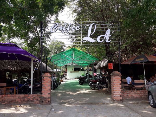 Sang quán cafe tại trung tâm Dĩ An Bình Dương 2 Sang quán cafe tại trung tâm Dĩ An Bình Dương