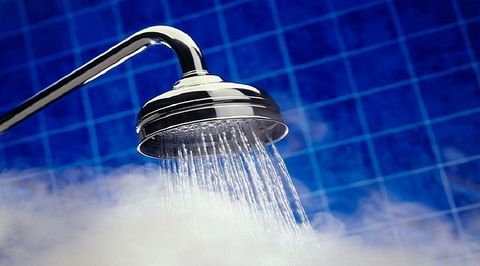 Áp lực nước yếu nên sử dụng vòi sen tắm loại nào?