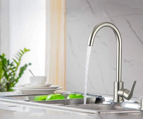 Vòi nước rửa chén xoay - lựa chọn thông minh dành cho nhà bếp