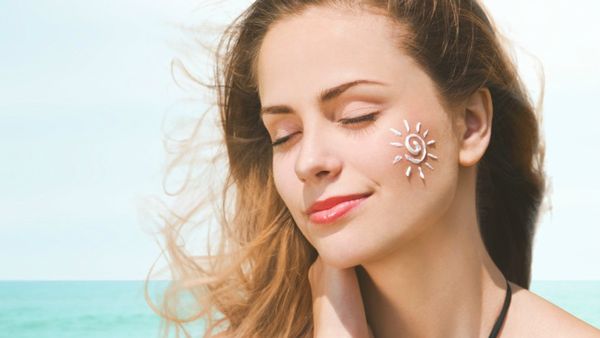 Tẩy da chết xong nên làm gì để bảo vệ làn da đúng cách?