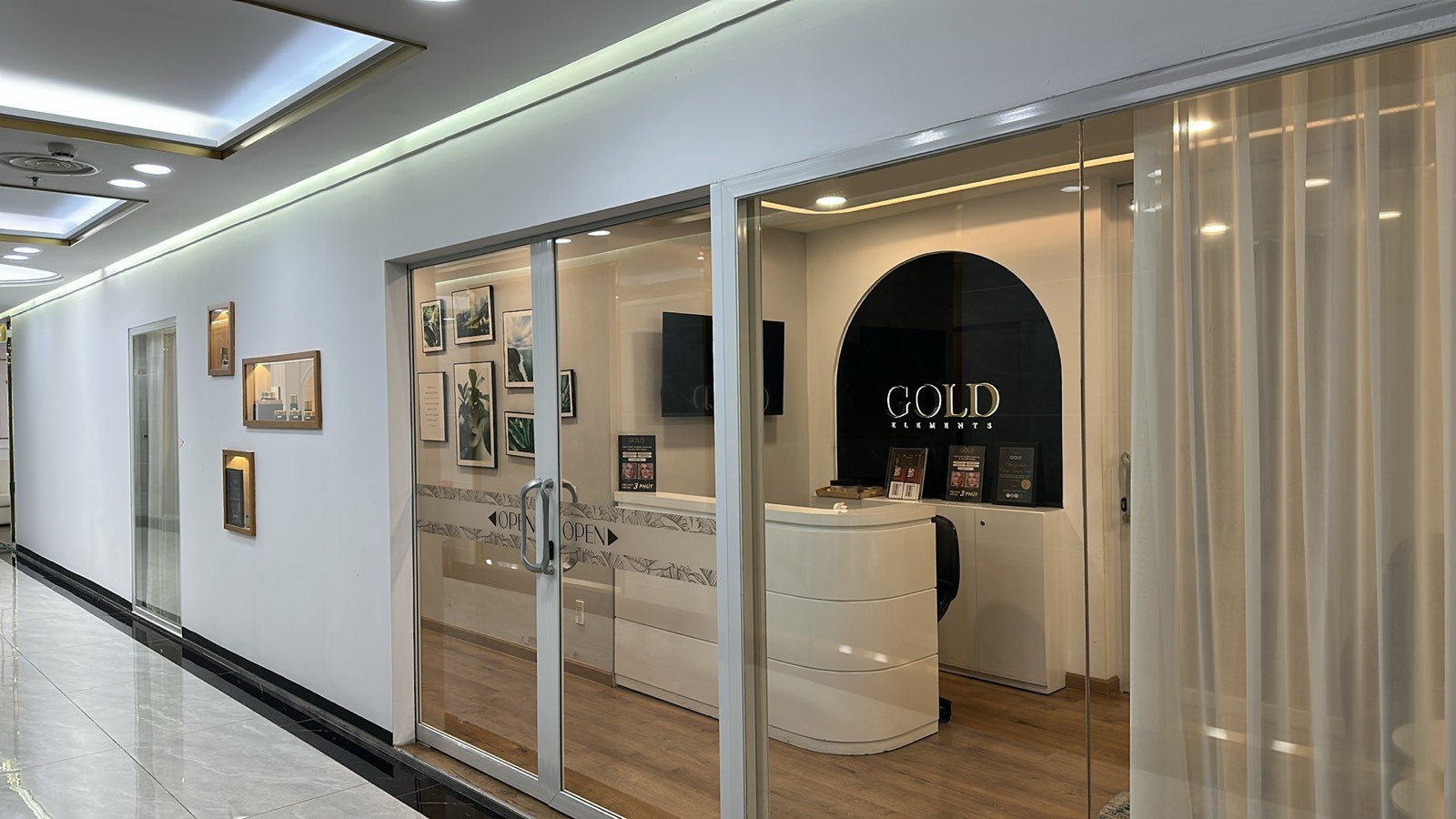 Chi nhánh: Gold Elements Spa - Diamond Plaza
Địa chỉ: Tầng 3F, 34 Lê Duẩn, Diamond Plaza, Phường Bến Nghé, Quận 1.
