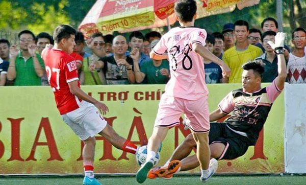 Chọn giày đá bóng cho tiền đạo