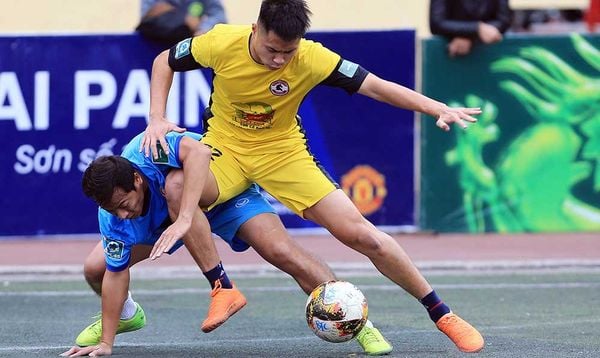 Chọn giày đá bóng cho hậu vệ