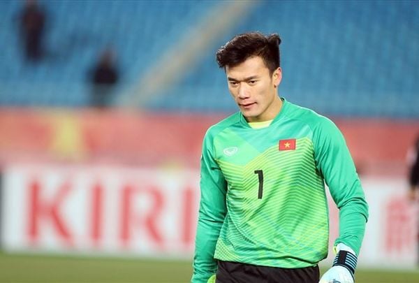 Thủ môn nên đi giày gì?