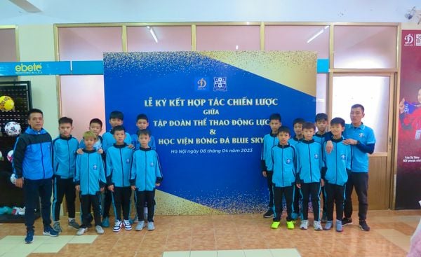 động lực hợp tác chiến lược cùng học viện bóng đá blue sky