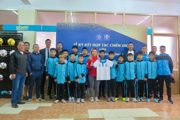 động lực hợp tác chiến lược cùng học viện bóng đá blue sky