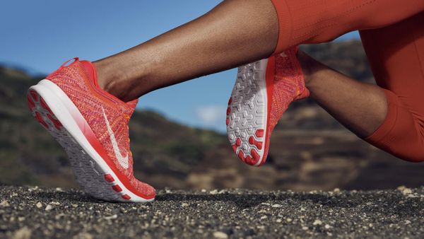 Giày cũ sẽ giúp bạn quan sát cách chuyển động khi chạy của bạn