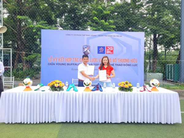 Động Lực ký kết hợp tác chiến lược với trung tâm bóng đá trẻ em young kids