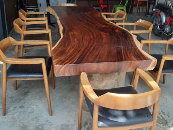 Bộ bàn ghế me tây sử dụng gỗ nguyên tấm bàn dài tiện lợi