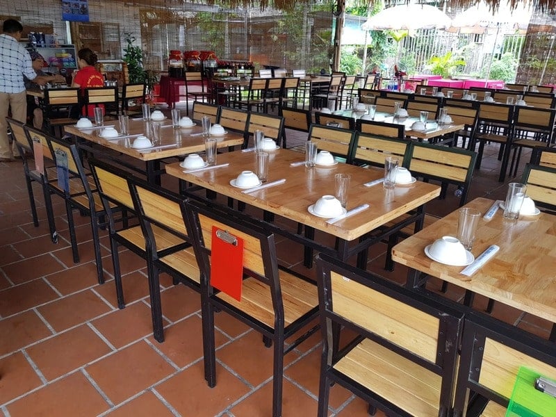 cách sắp xếp bàn ghế trong nhà hàng