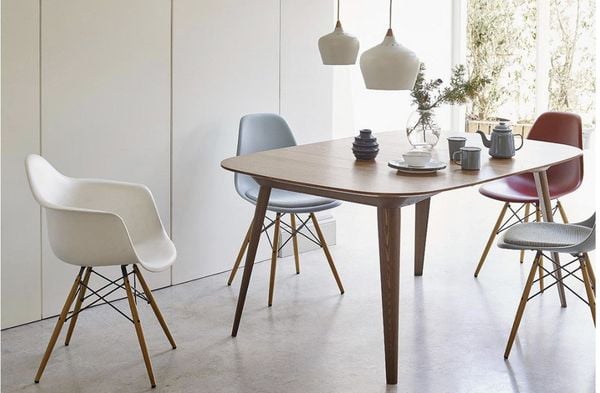 Lưu ý khi mua và bí quyết chọn bàn Eames tạo phong cách riêng