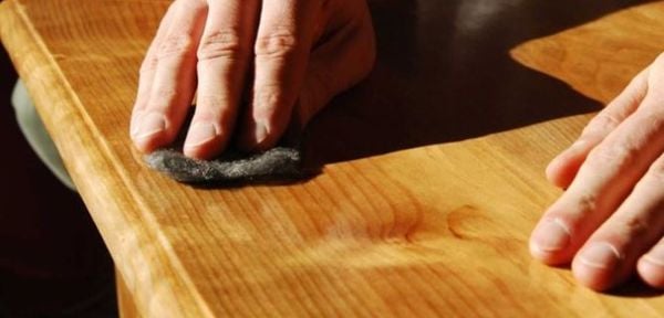Cách khắc phục vết xước, vết ố và cong vênh khi sử dụng bàn ăn gỗ