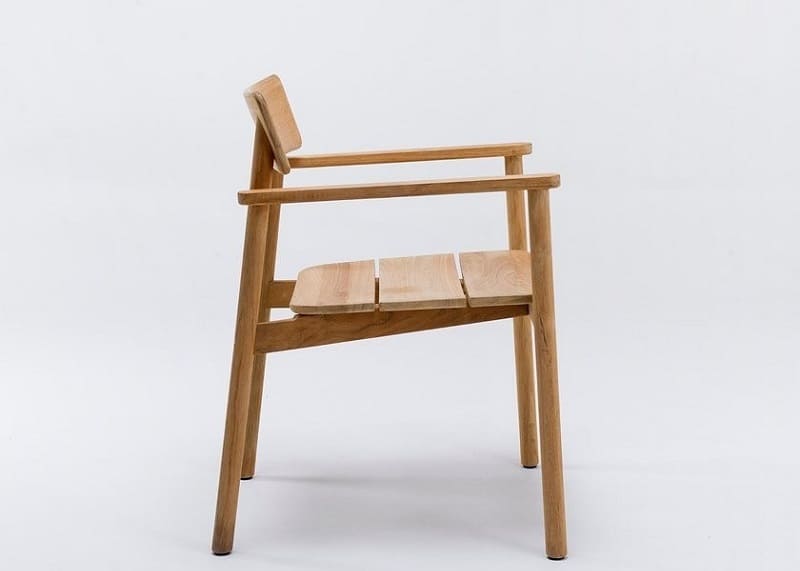 ghế gỗ có tay vịn an toàn