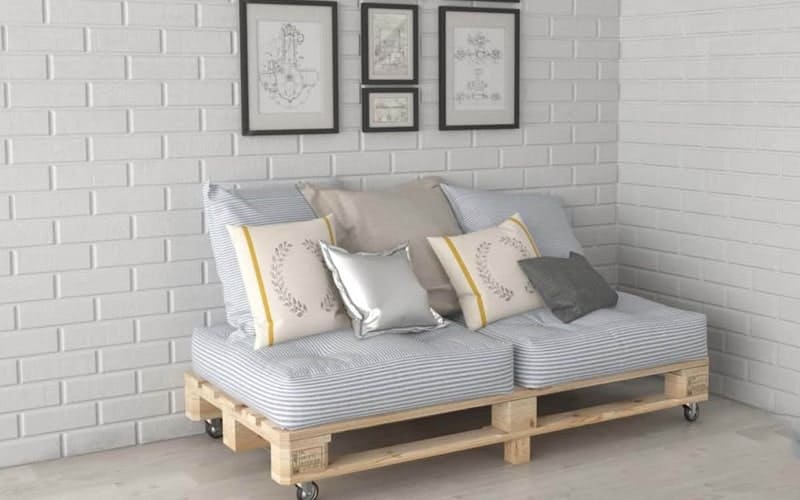 làm ghế sofa bằng pallet gỗ