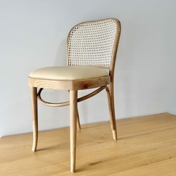 Kích thước ghế Thonet 811 tựa vuông