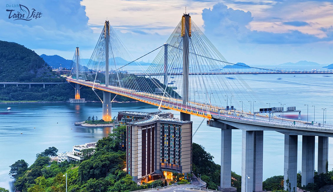 Du lịch Hongkong ngắm cầu Thanh Mã