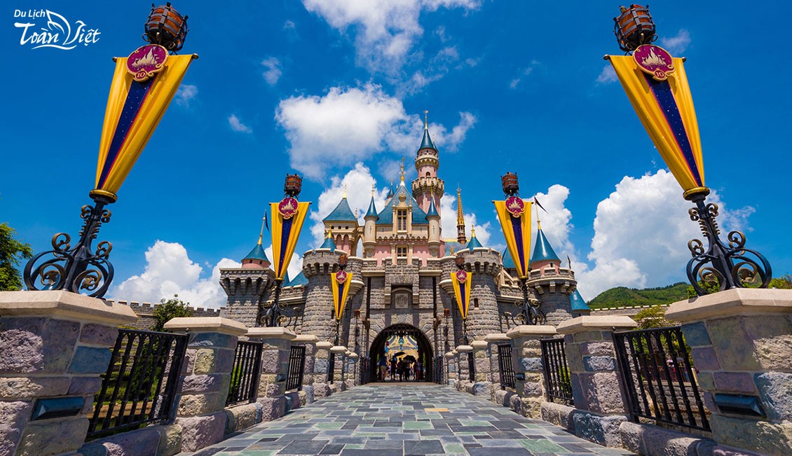 Du lịch Hongkong Quảng Châu Thẩm Quyến thăm công viên Disneyland