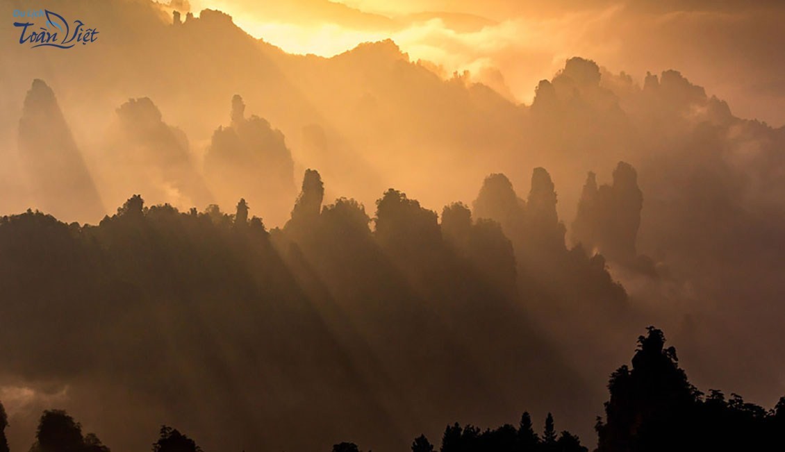 Du lich Trung Quốc Trương gia giới ngắm cảnh đẹp Trại Dương Giác tại “Đài Mê Hồn”