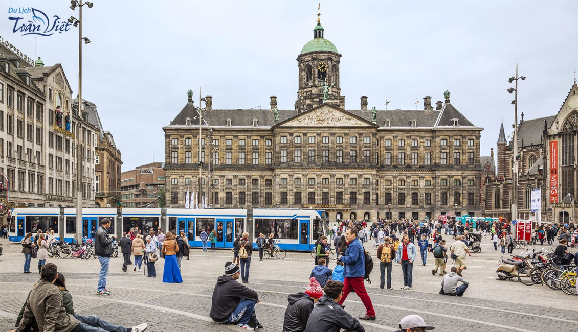 Tour du lịch châu Âu quảng trường Dam square