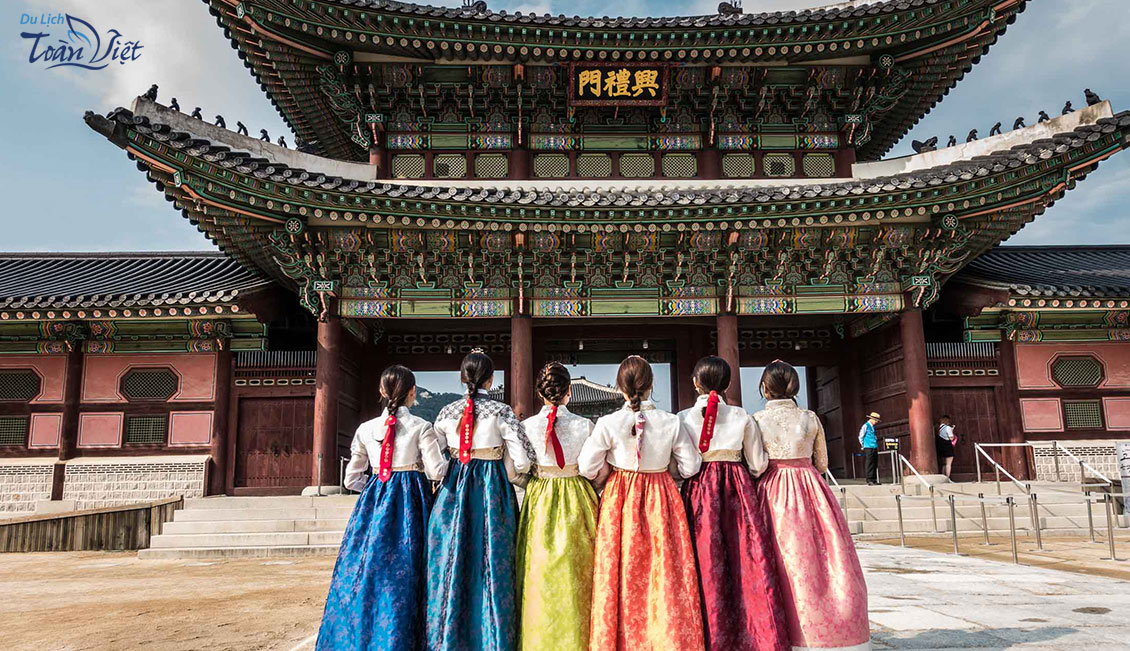 Du lịch Hàn Quốc tham quan cung Cảnh Phú Kyungbokgung