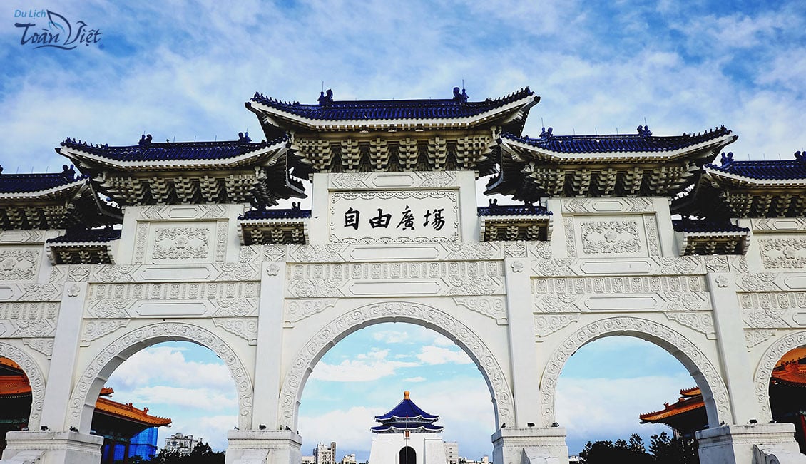 Du lịch Đài Loan tham quan nhà tưởng niệm Tưởng Giới Thạch