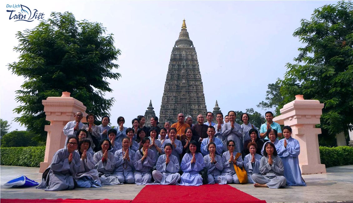 Tour Ấn Độ đảnh lễ tại tháp đại giác