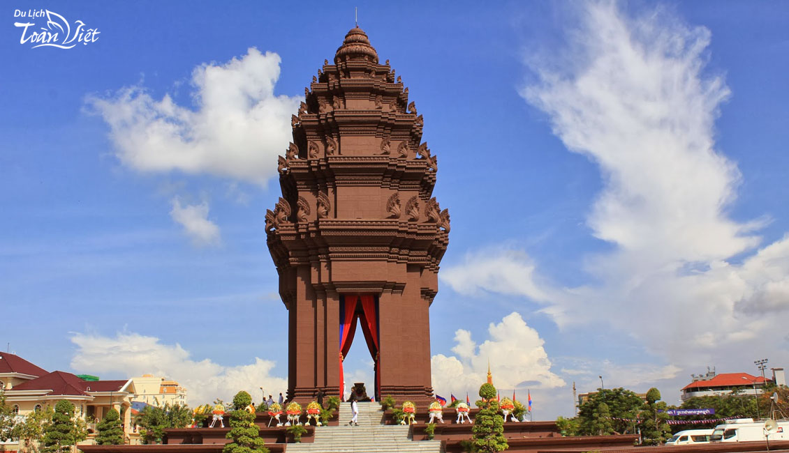 Tour Campuchia tượng đài độc lập
