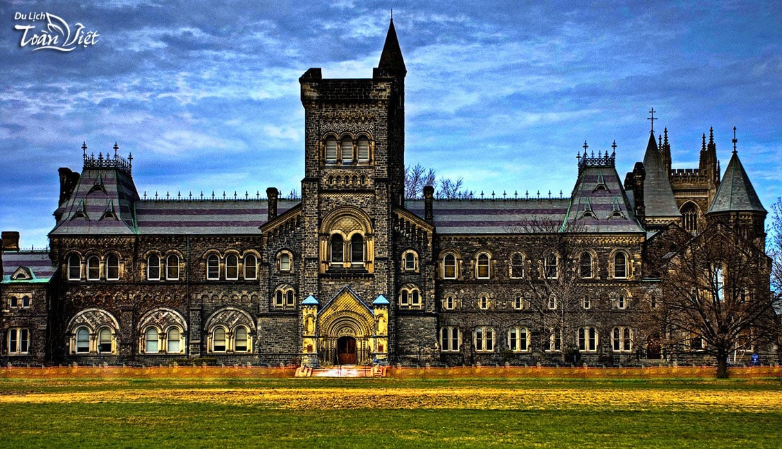 Tour du lịch Canada Trường Đại học Toronto 