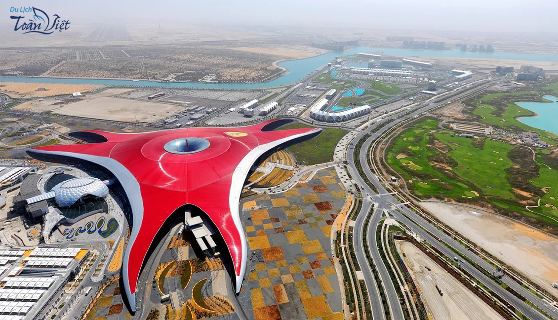 Tour du lịch Dubai công viên phức hợp Ferrari World