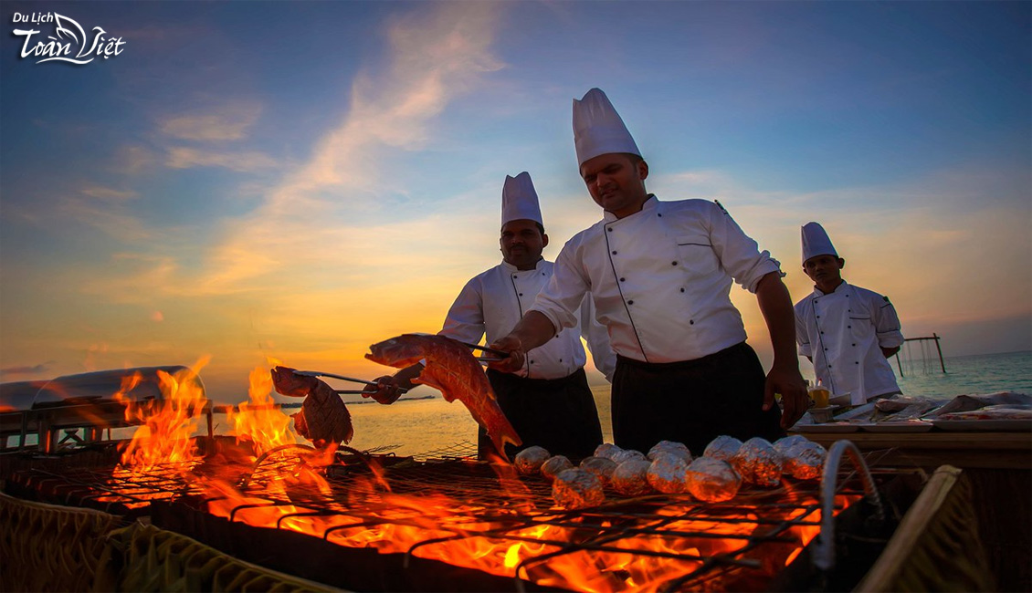 Tour du lịch Maldives tiệc BBQ