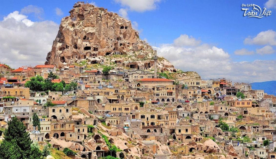 Tour du lịch Thổ Nhĩ Kỳ khu dân cư Goreme Uchisar