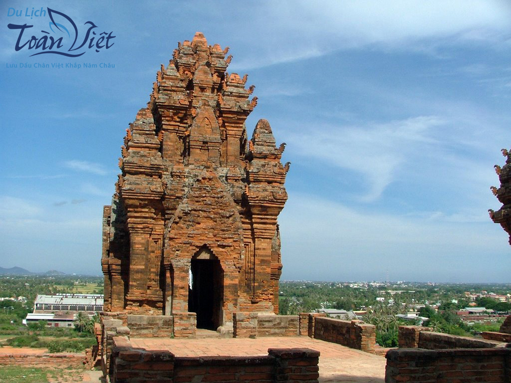 Tour Ninh Chữ Vĩnh Hy - Tháp Poklongiarai