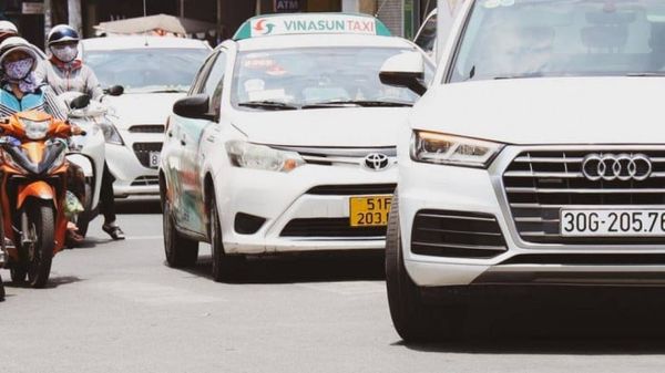 TP.HCM xử phạt xe kinh doanh không đổi biển số vàng trước ngày 31/12