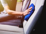 Hướng dẫn chi tiết cách làm sạch ghế nỉ ô tô tại nhà