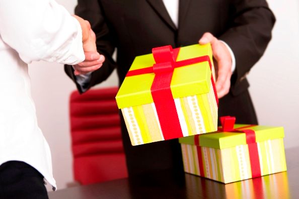 Ý nghĩa và hiệu quả của quà tặng doanh nghiệp