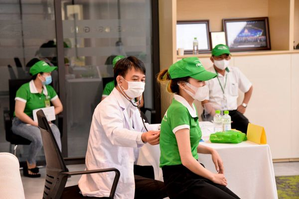 Hơn 1300 CB-CNV Công ty Cổ phần Kềm Nghĩa Sài Gòn được tiêm vacxin phòng COVID-19