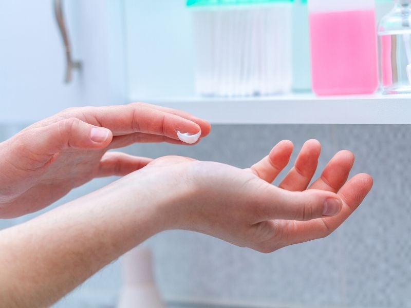 Bật mí cách dưỡng da tay mùa đông tránh nứt nẻ hiệu quả