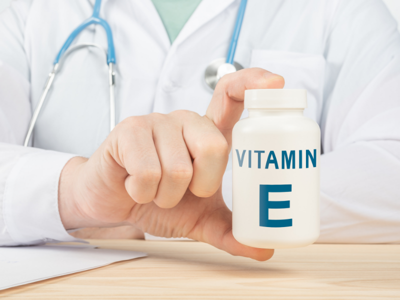 Sử dụng mặt nạ vitamin E cho móng