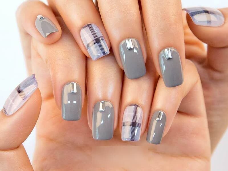 Mẫu nail caro xám