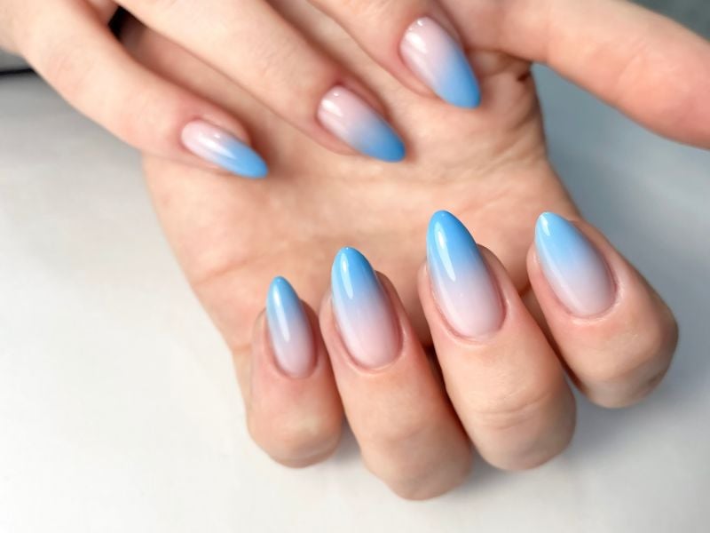 Nail ombre xanh hồng cá tính