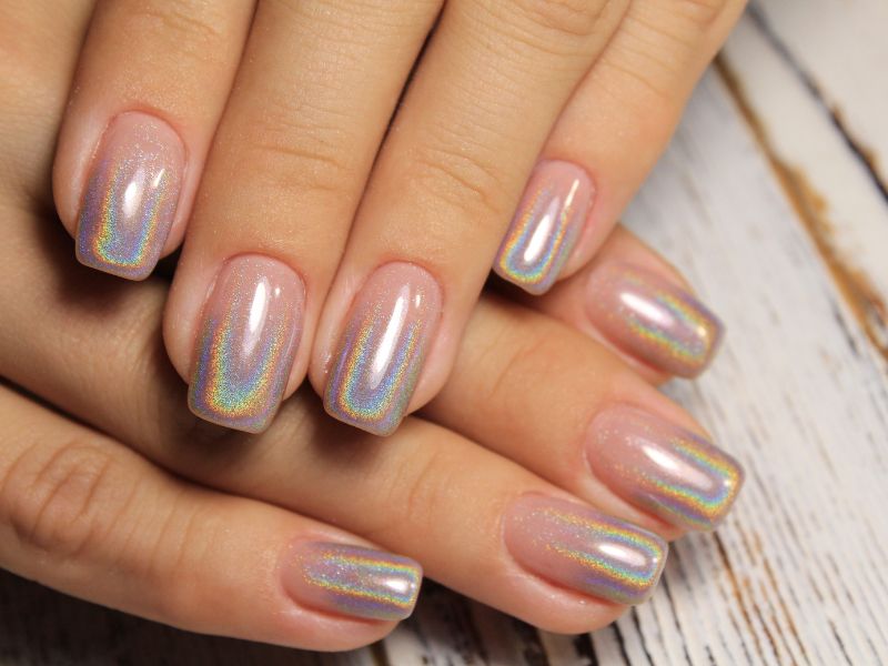 Nail ombre nhũ được nhiều người chọn lựa