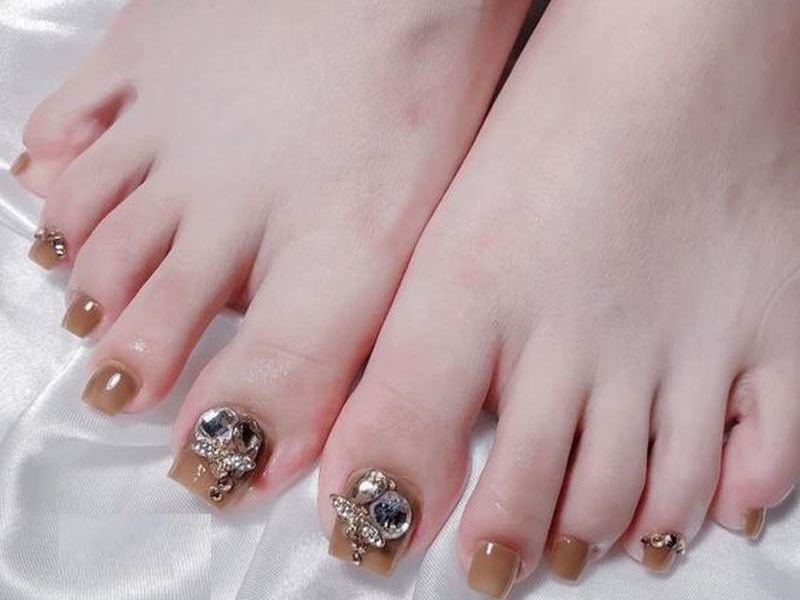 Mẫu nail nâu dài