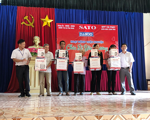 SATO kết hợp với NPP SATO Tài Phát và Điện máy Sâm Hoa tổ chức hoạt động thiện nguyện tại xã Phù Ninh (Hải Phòng)