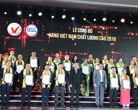 Công ty TNHH Điện tử Việt Nhật đạt danh hiệu hàng Việt Nam chất lượng cao 2019
