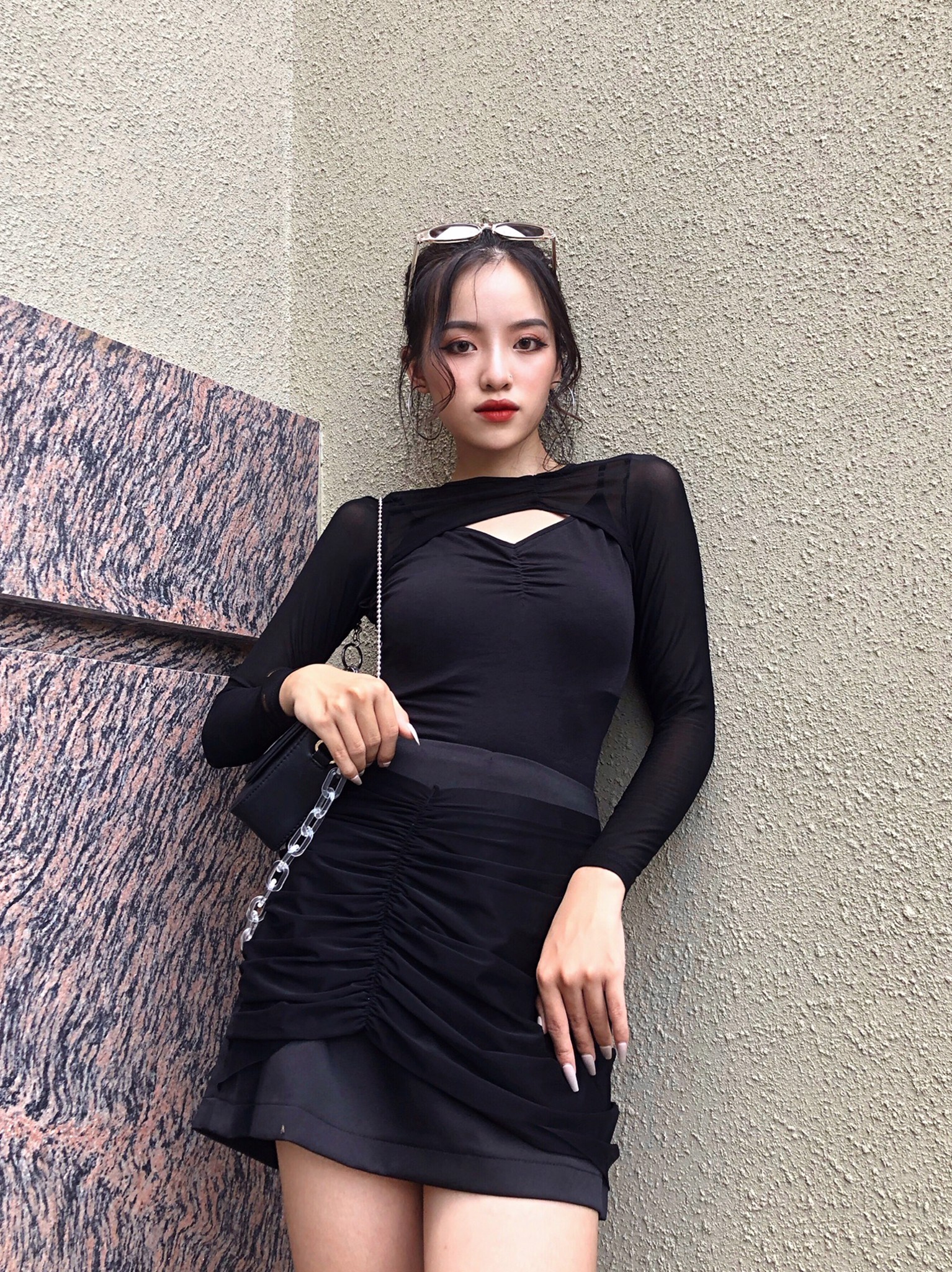 23V007L01VÁY ÔM CỔ V DÂY RÚT SƯỜN HOA XANH Zen Fashion